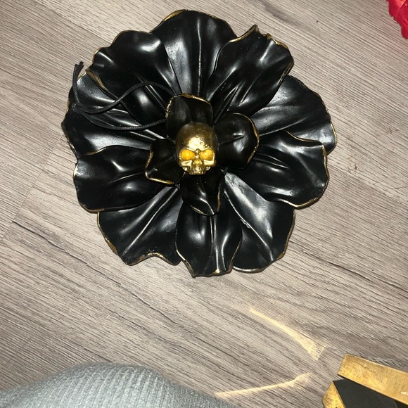 Skulls are for any season - Picture 2 of 2